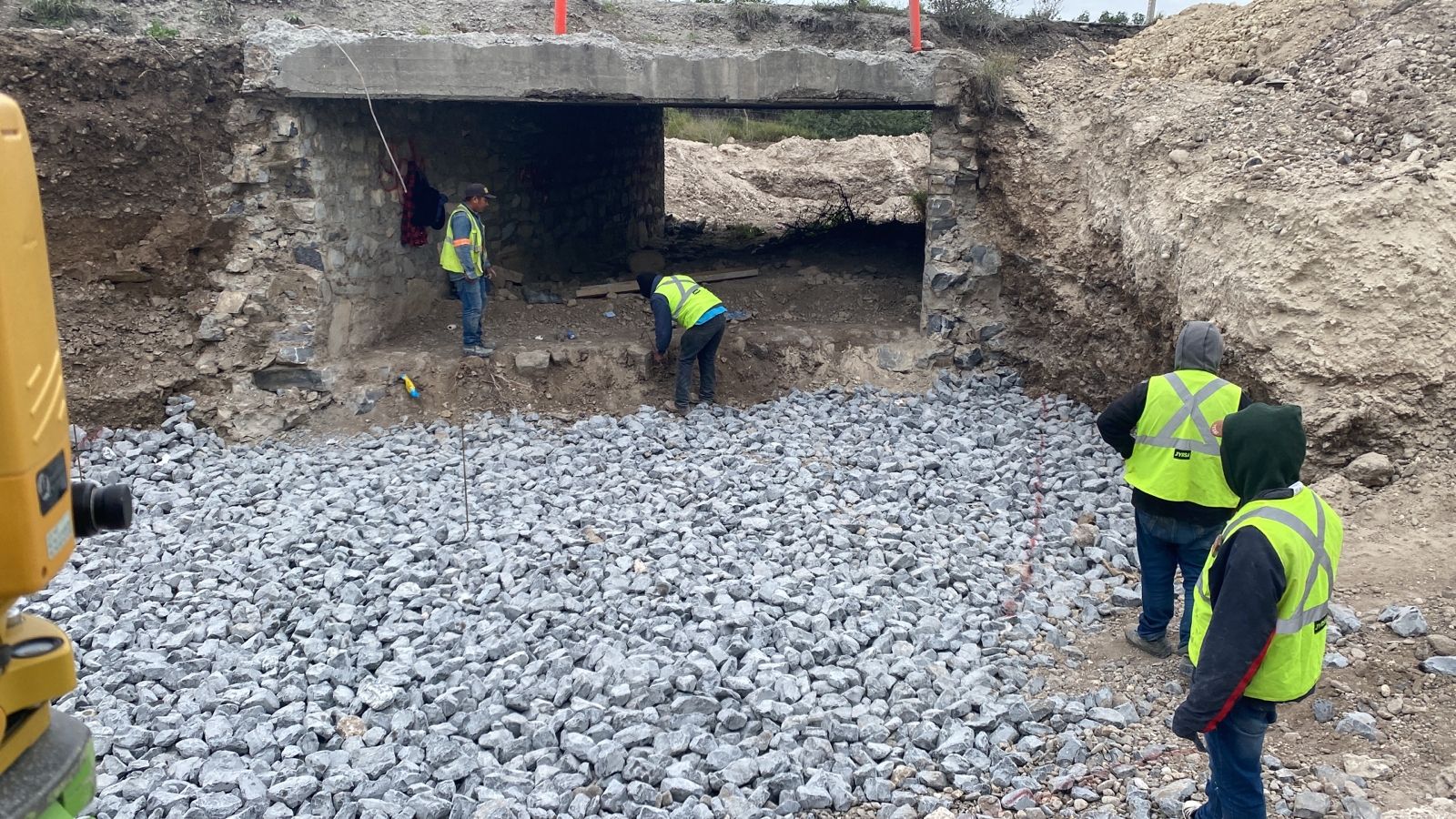 COLOCACION DE PIEDRA PARA CONCRETO
